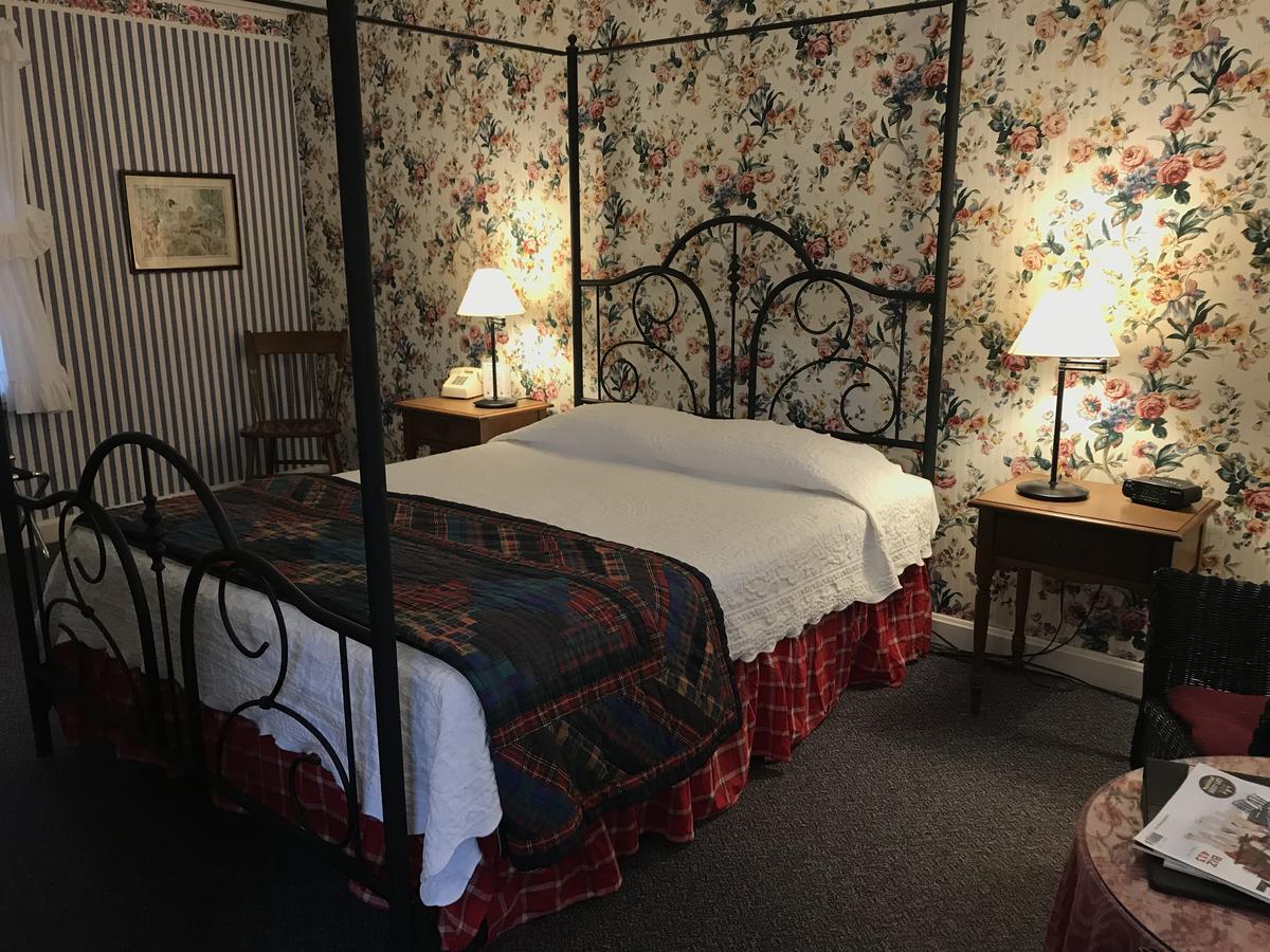 The 1896 House Country Inn - Brookside & Pondside Уильямстаун Экстерьер фото